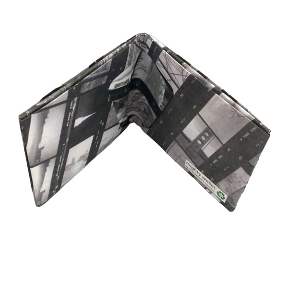 Dynomighty Design Wallet 33MM Film Paper Camera - Picture 2 of 6